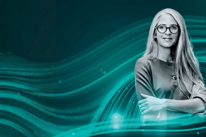 Infinity-Unterlagen-Frau-mit-im-Infinity-Design